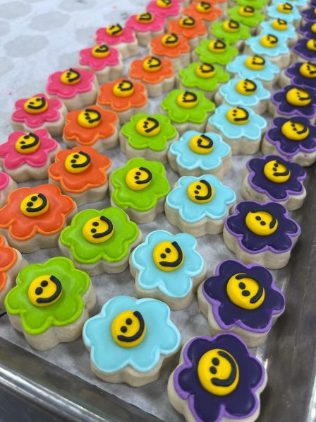 Mini Retro Smiley Face Flower Cookies