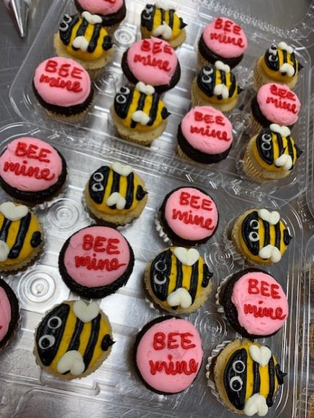 BEE mine, mini cupcakes