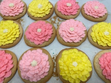 Ruffle Flower buttercream cookies