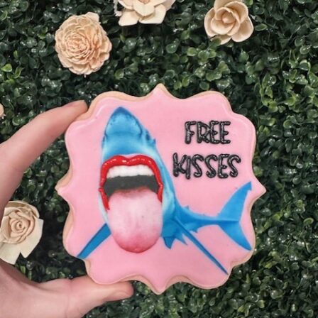 Free kisses Shark Cookie