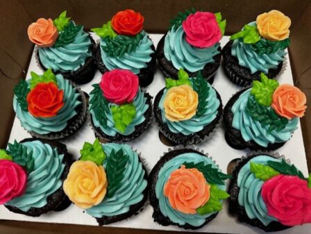 Tropical flower cupcakes