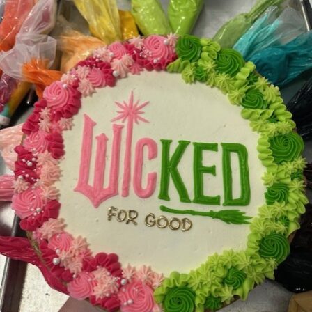 Wicked cookie cake