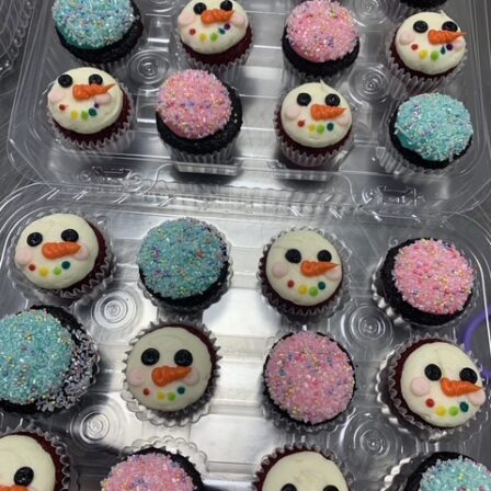 Mini Snowman Cupcakes