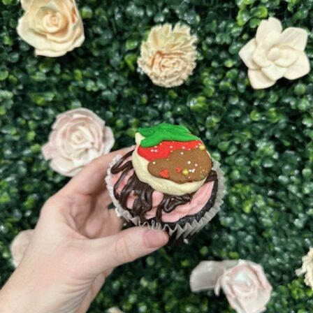 Chocolate covered strawberry cupcakes, 12 pack