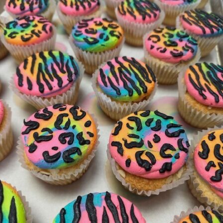 Lisa Frank inspired cupcakes